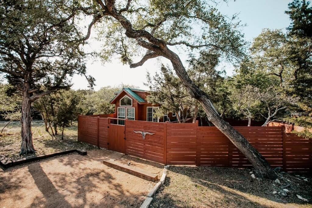 The Longhorn Cabin - Cabins At Rim Rock Austin Exterior photo