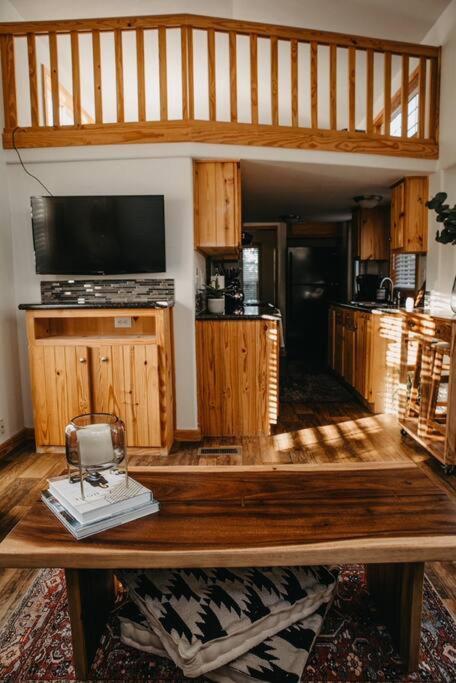 The Longhorn Cabin - Cabins At Rim Rock Austin Exterior photo